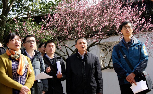 学歌赏梅,平博·(pinnacle)官方网站踏春